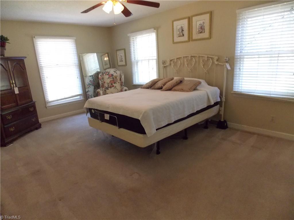 4915 Warfield Drive Property Photo 16