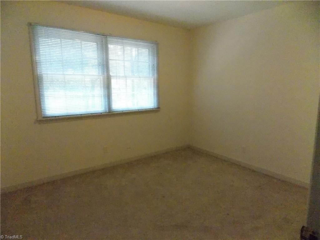 4915 Warfield Drive Property Photo 23