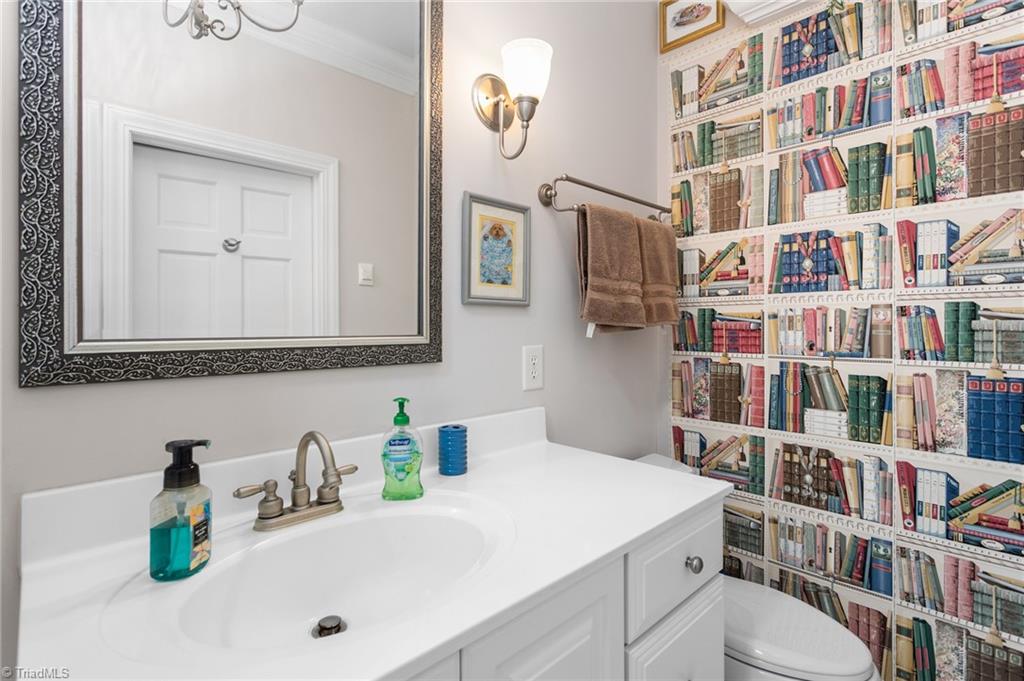 408 Deer Path Property Photo 26