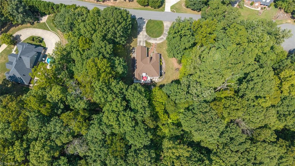 408 Deer Path Property Photo 45