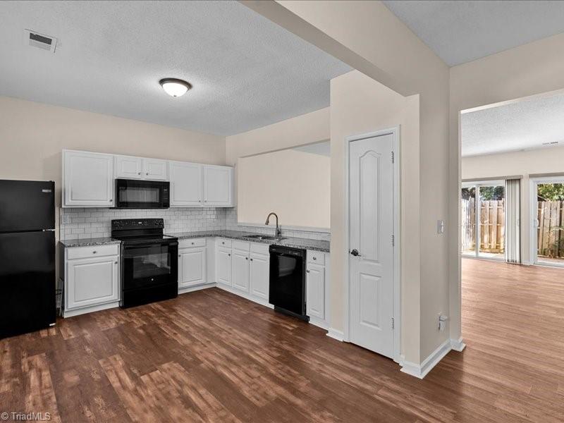 3967 Elizabeth Glen Way Property Photo 3