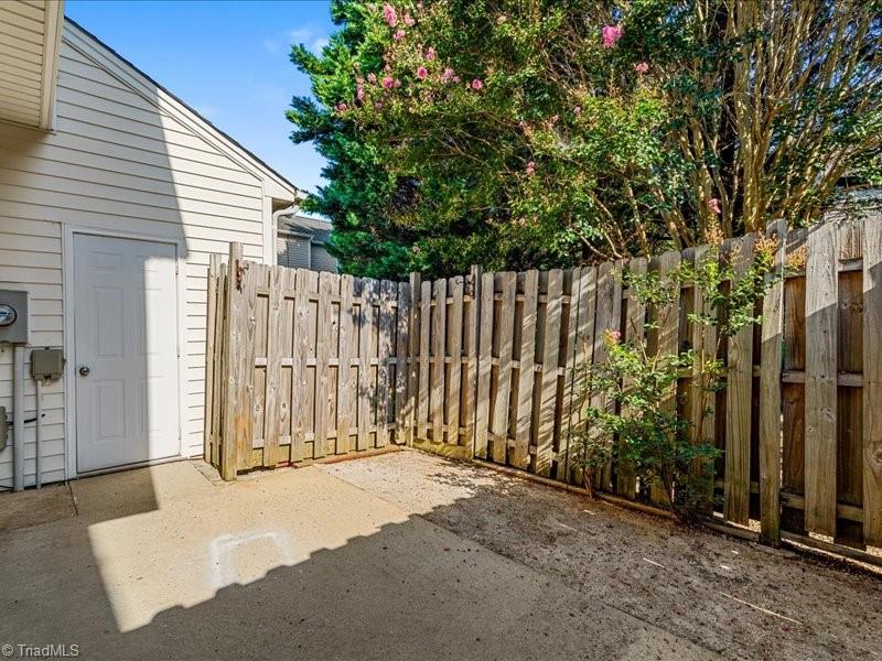 3967 Elizabeth Glen Way Property Photo 28