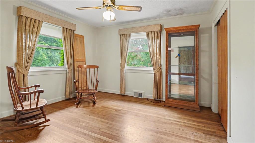 876 Brooklyn Avenue Property Photo 6