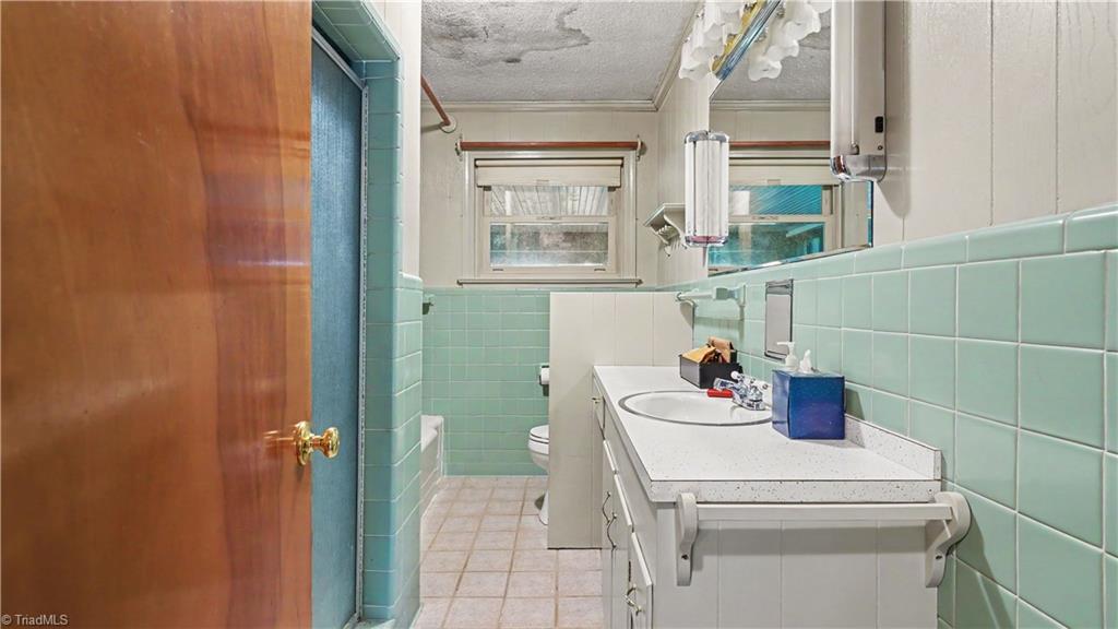 876 Brooklyn Avenue Property Photo 10