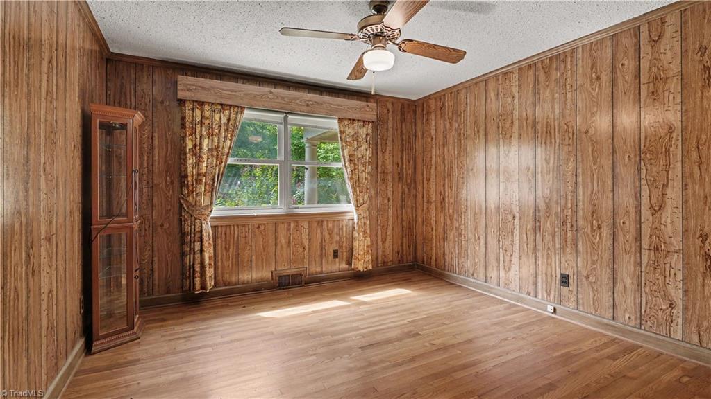 876 Brooklyn Avenue Property Photo 11