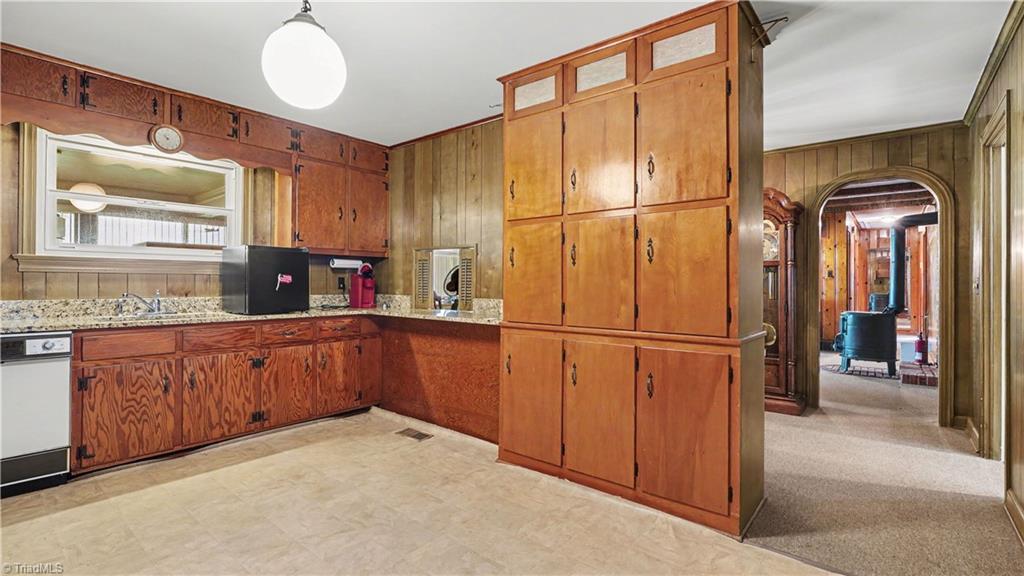 876 Brooklyn Avenue Property Photo 12