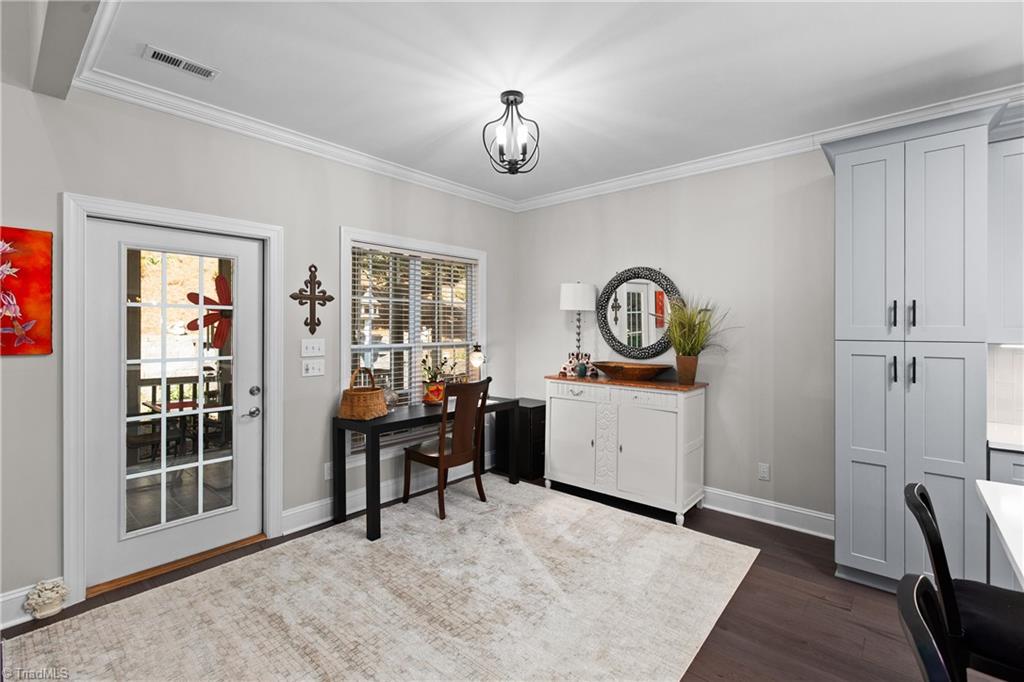 189 Cabot Drive Property Photo 10
