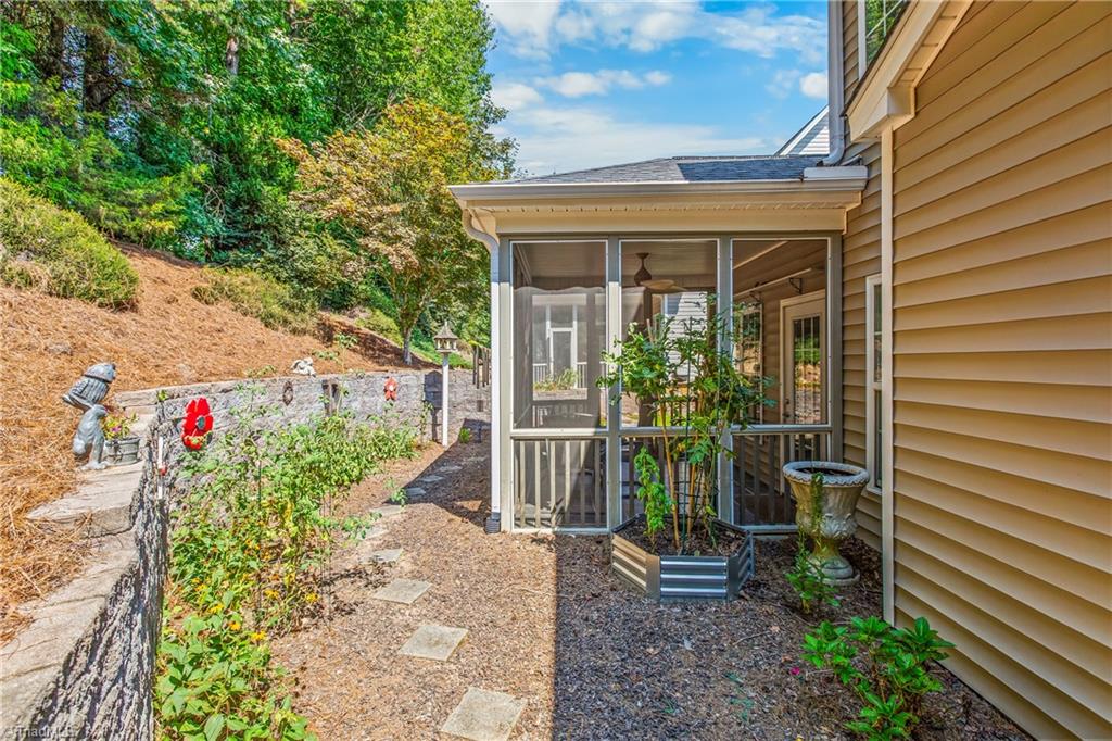 189 Cabot Drive Property Photo 21