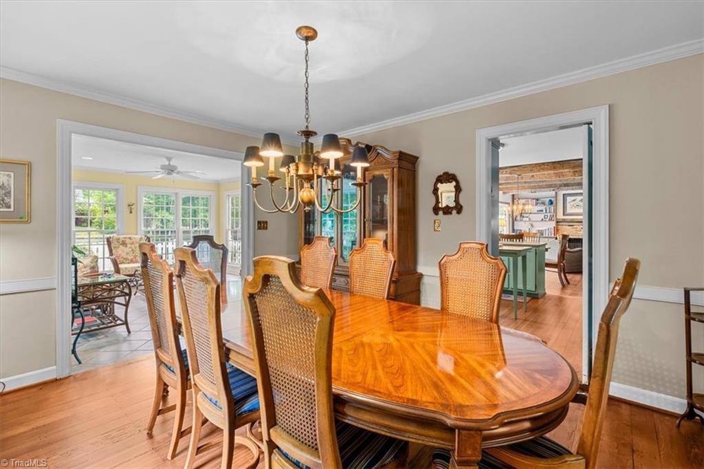 2109 Medford Lane Property Photo 8