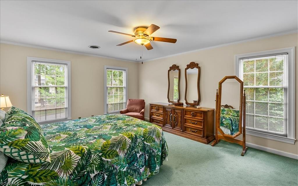 2109 Medford Lane Property Photo 22