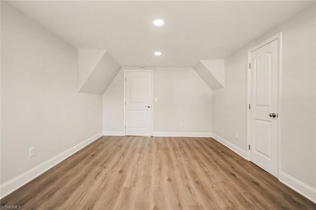 933 E King Street Property Photo 22