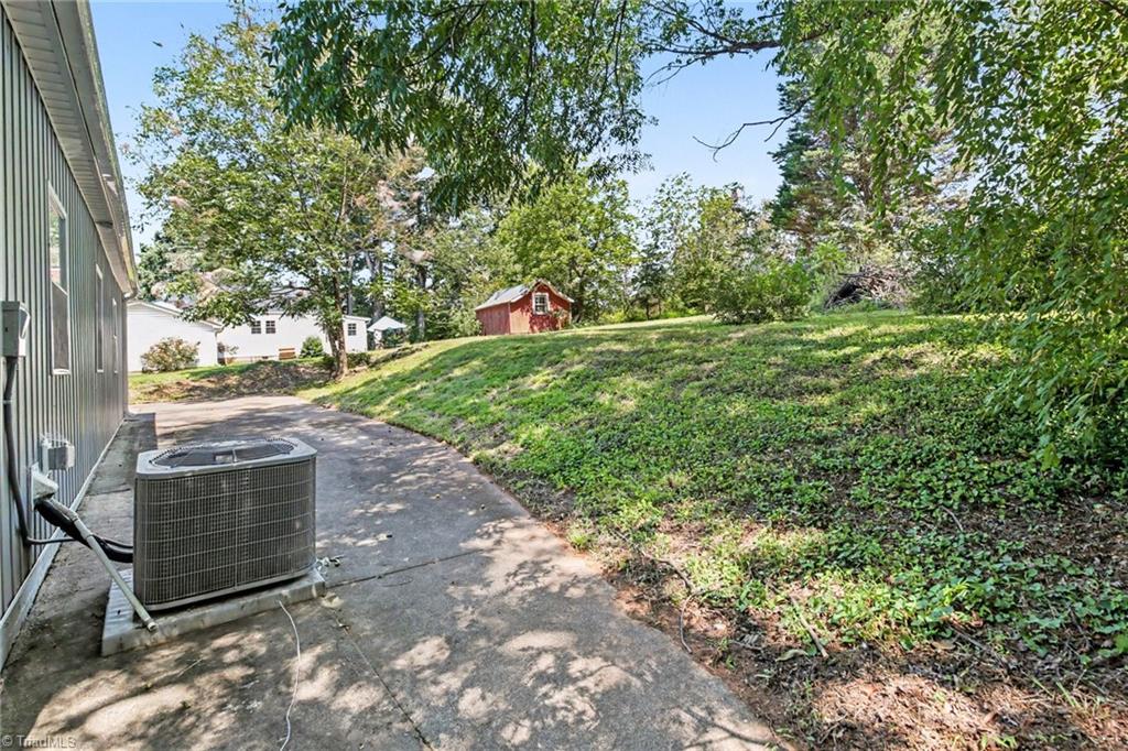 933 E King Street Property Photo 28