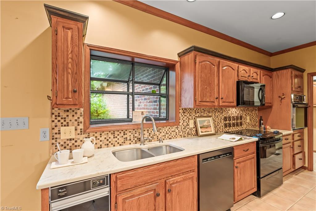 1305 Swanner Court Property Photo 16
