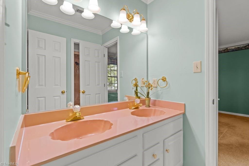 1305 Swanner Court Property Photo 33
