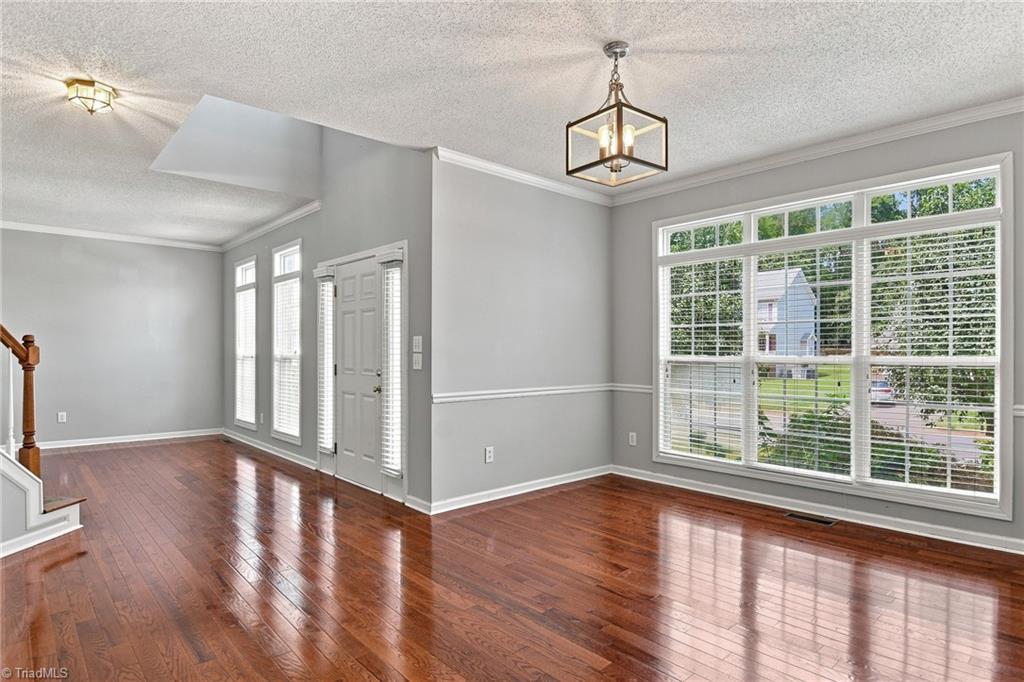 4106 Clovelly Drive Property Photo 4