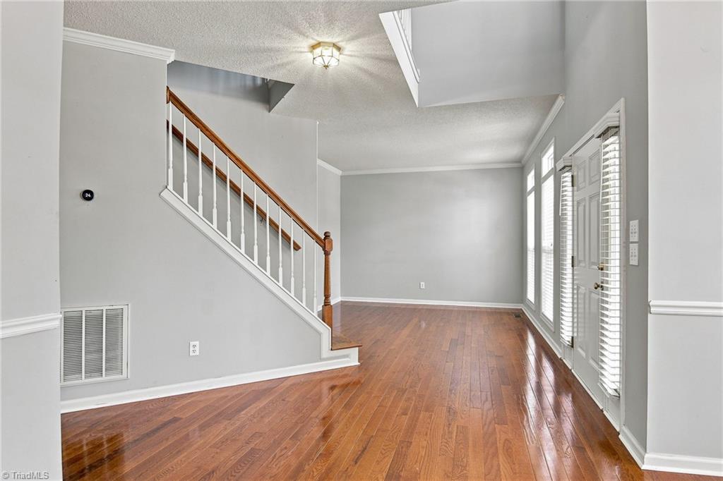 4106 Clovelly Drive Property Photo 5