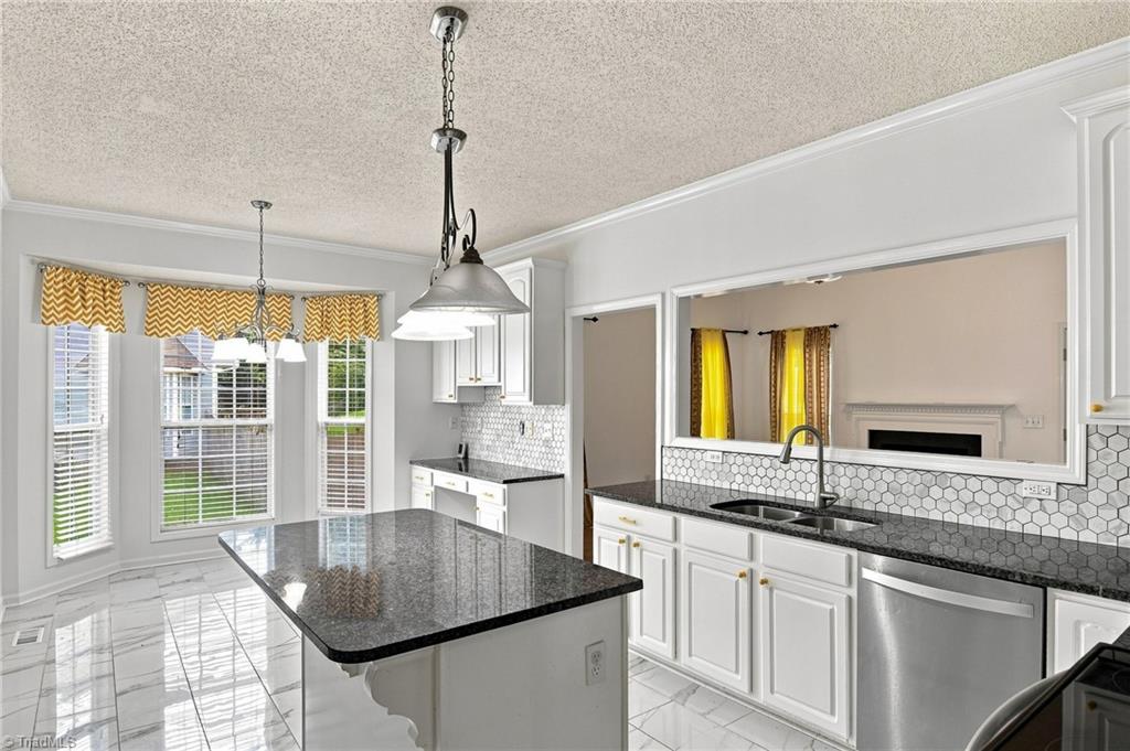 4106 Clovelly Drive Property Photo 11