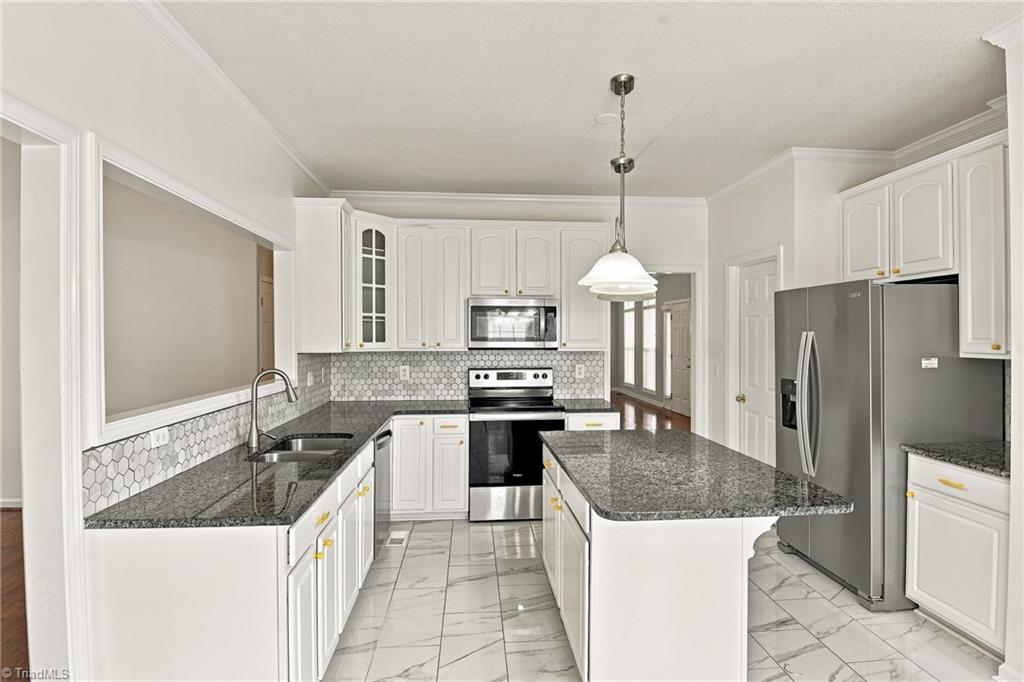 4106 Clovelly Drive Property Photo 14