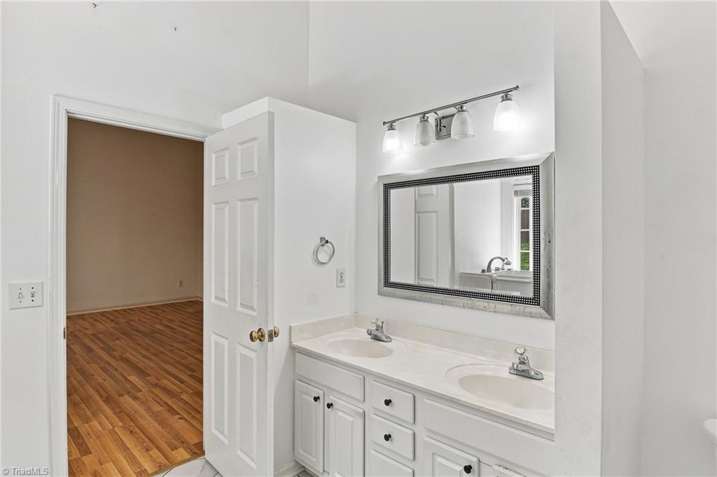 4106 Clovelly Drive Property Photo 21