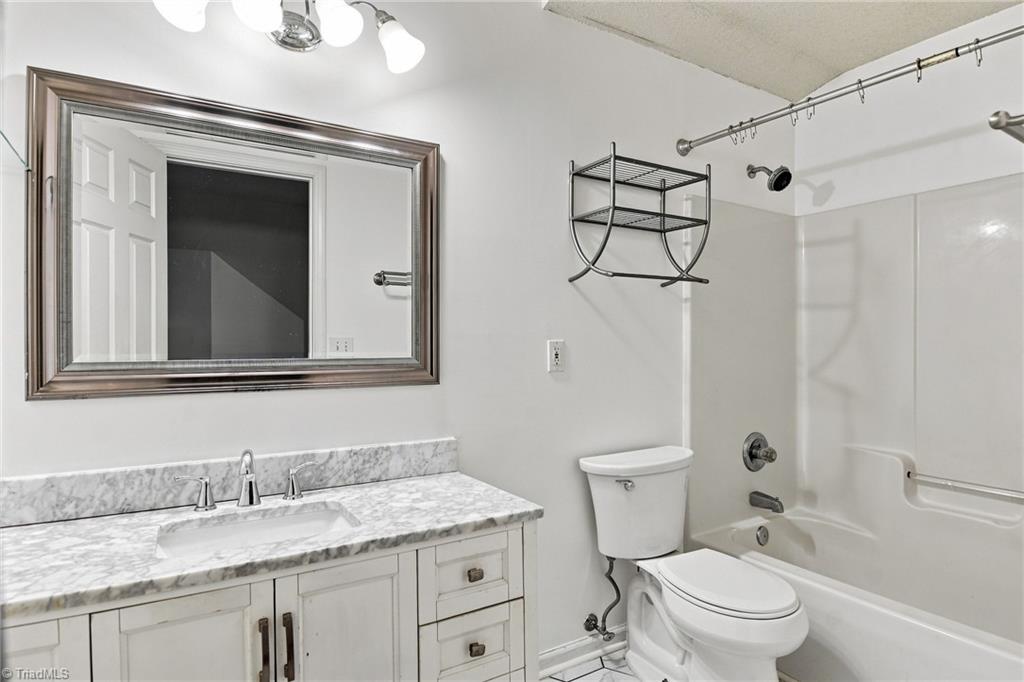 4106 Clovelly Drive Property Photo 24
