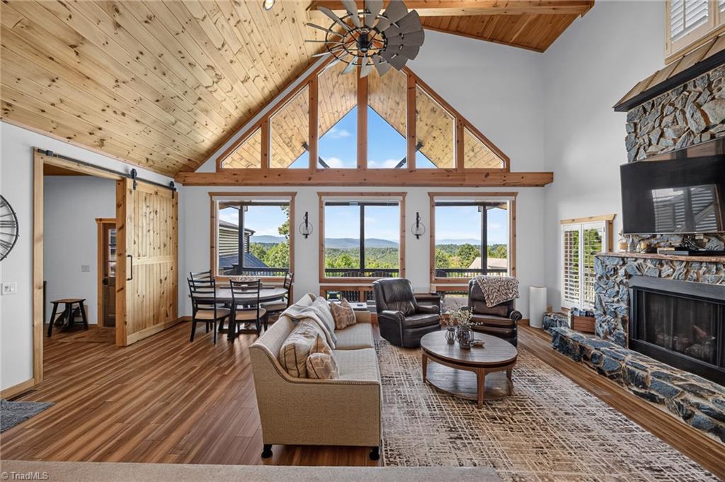 147 Night Sky Drive Property Photo 11