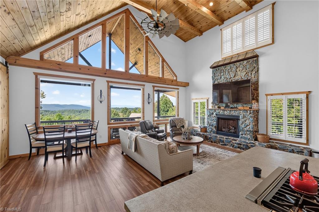 147 Night Sky Drive Property Photo 12