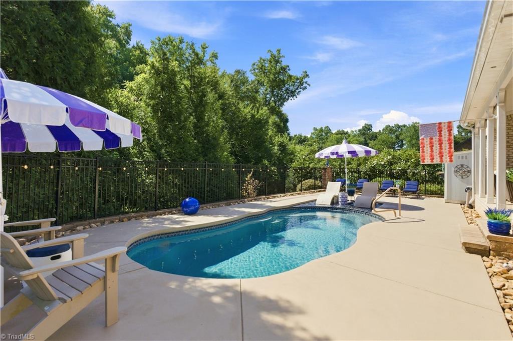 4803 Hampton Oak Court Property Photo 8