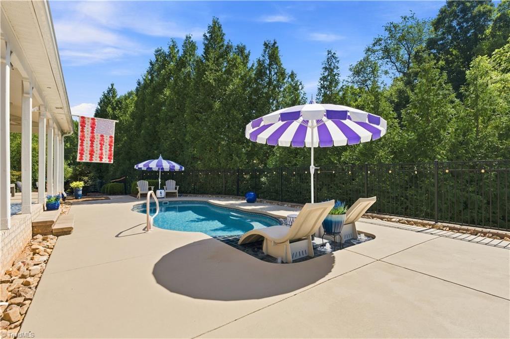 4803 Hampton Oak Court Property Photo 12