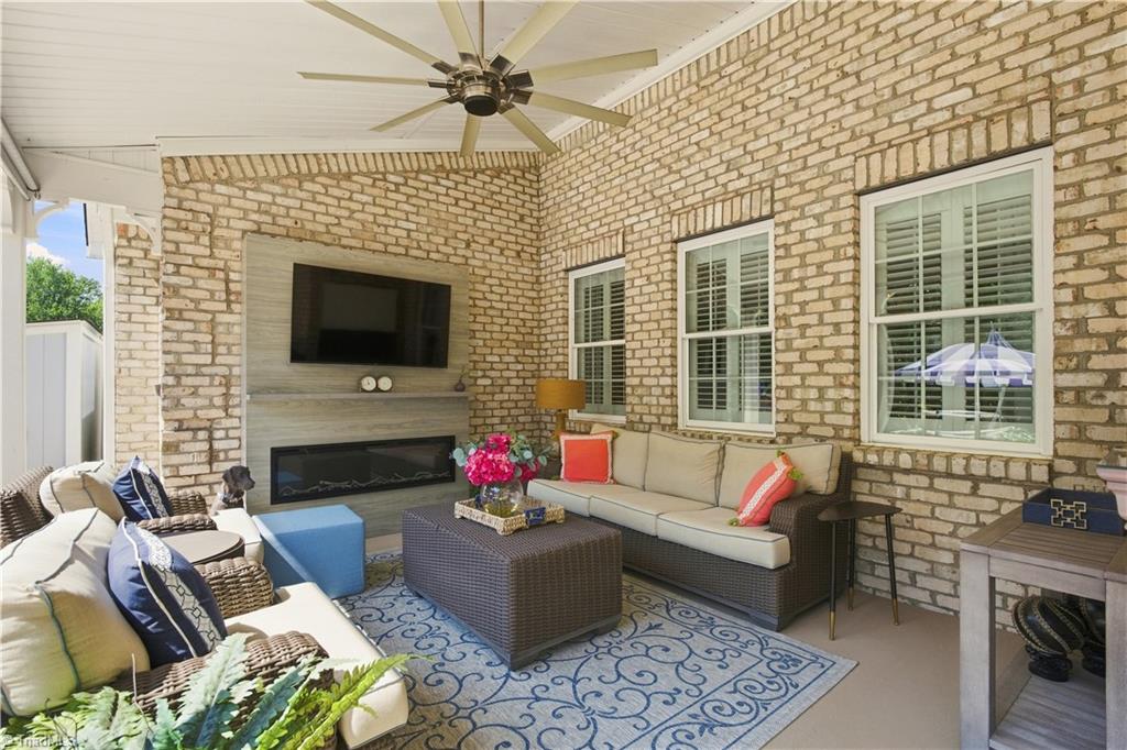 4803 Hampton Oak Court Property Photo 14
