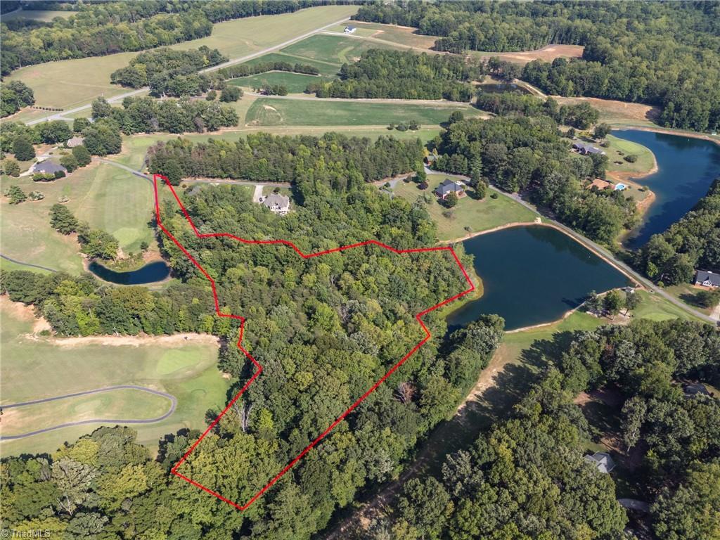 00 Twin Lakes Drive