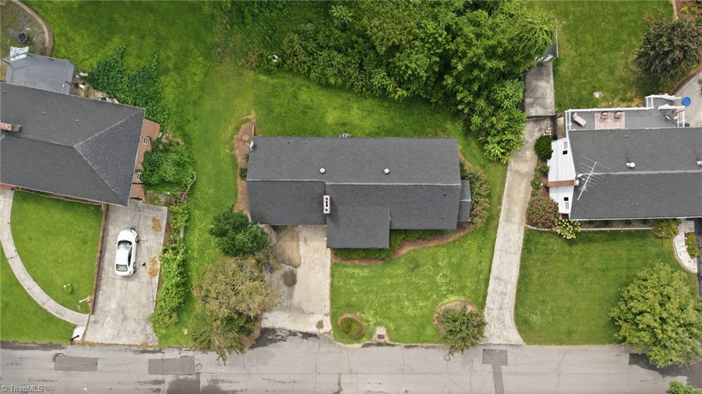317 Hillcrest Drive Property Photo 5