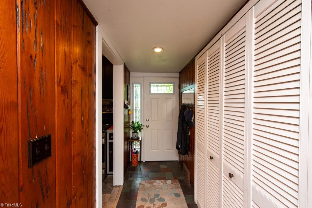 703 Locust Place Property Photo 5