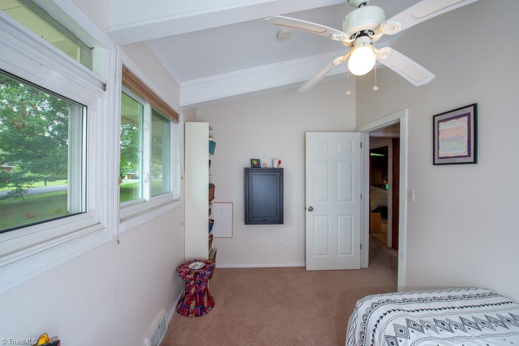 703 Locust Place Property Photo 25