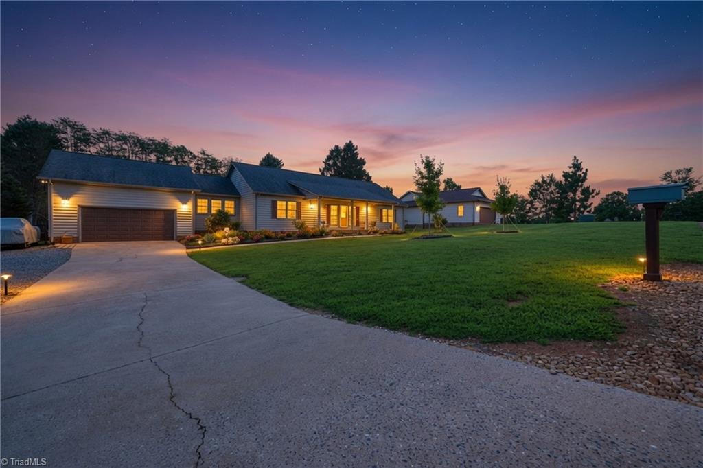 40 Candlewick Cove Drive Property Photo 1