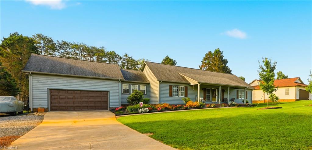 40 Candlewick Cove Drive Property Photo 6