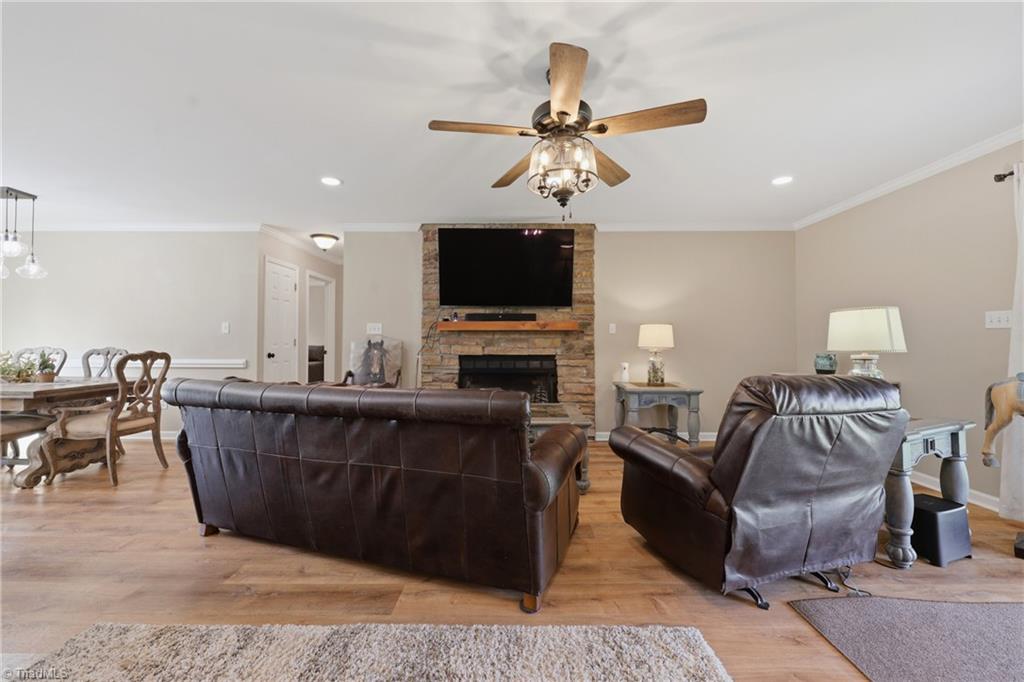 40 Candlewick Cove Drive Property Photo 15
