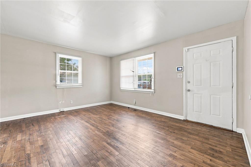 1607 Eastwood Avenue Property Photo 2