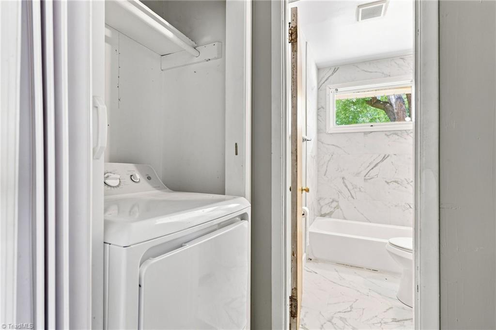 1607 Eastwood Avenue Property Photo 8