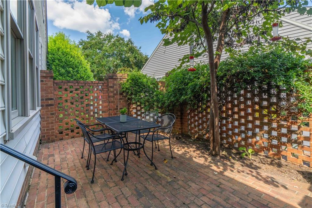 185 Westhaven Circle Property Photo 3