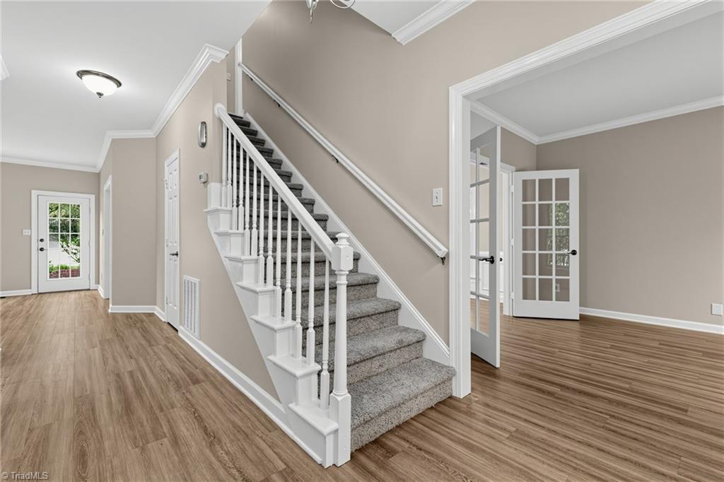 320 Saddlebrook Circle Property Photo 5