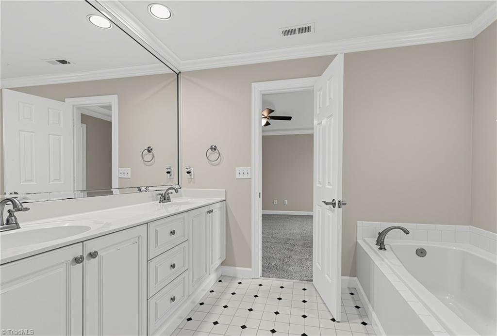 320 Saddlebrook Circle Property Photo 16