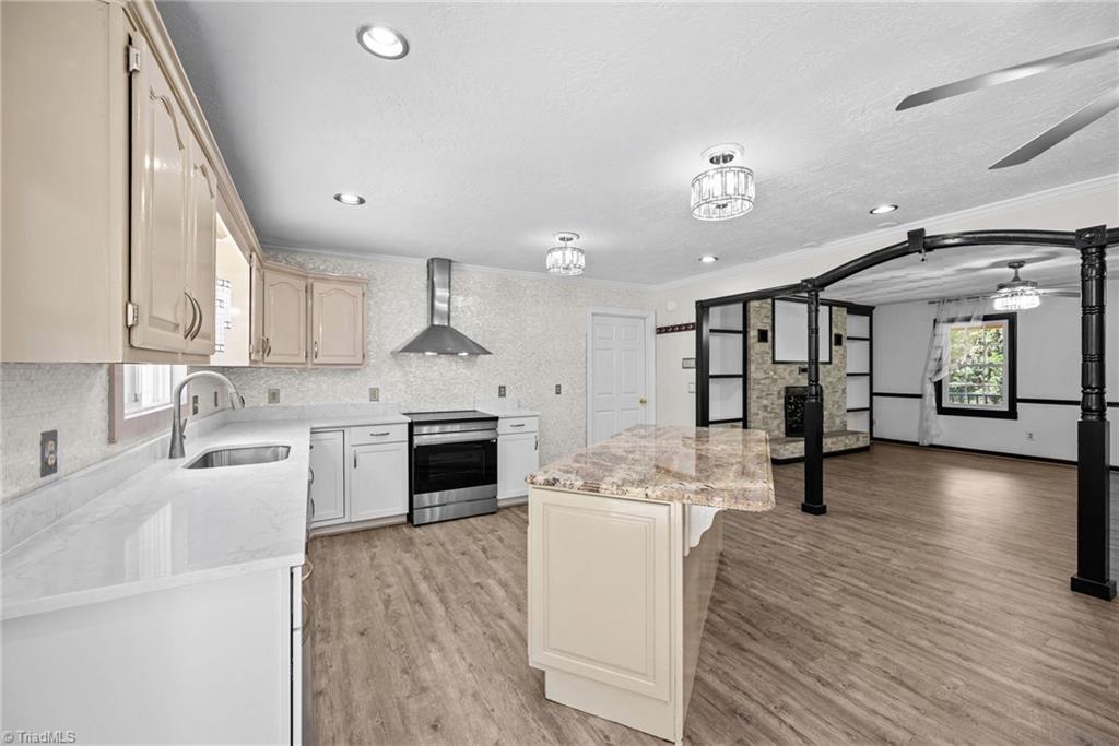 949 Dav Road Property Photo 8