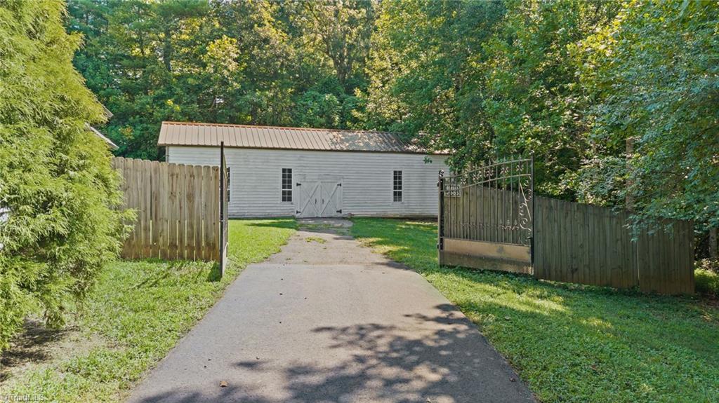 949 Dav Road Property Photo 38