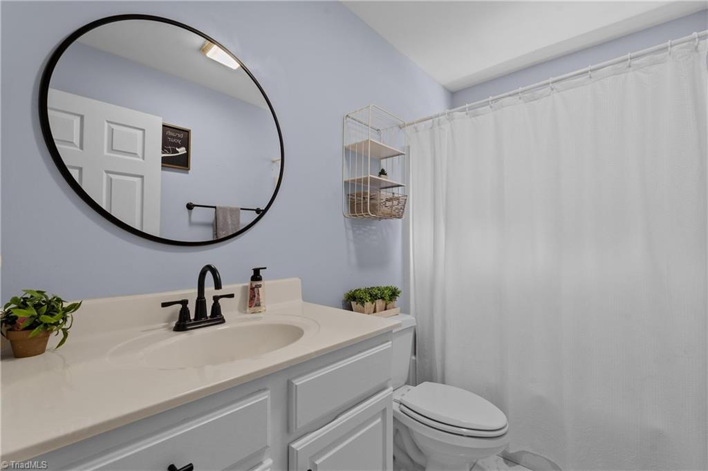 204 Aldridge Lane Property Photo 11