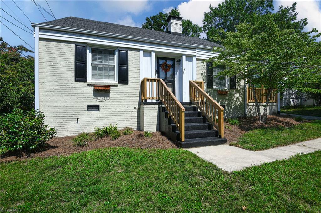 212 W Newlyn Street Property Photo 1