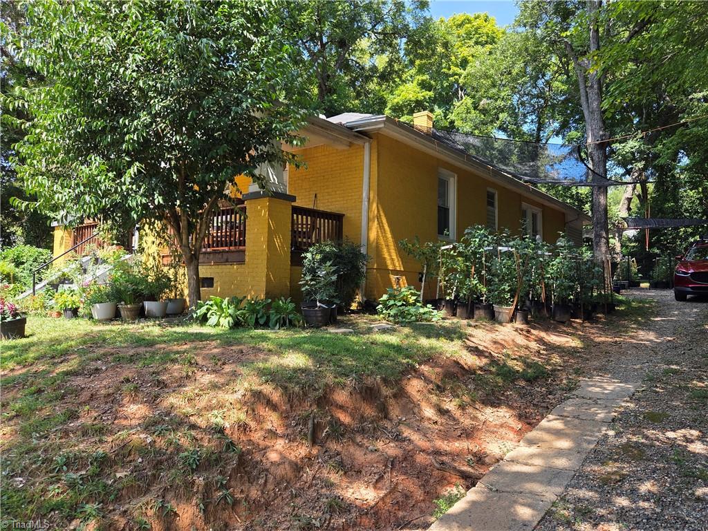 129 W Acadia Avenue Property Photo 3