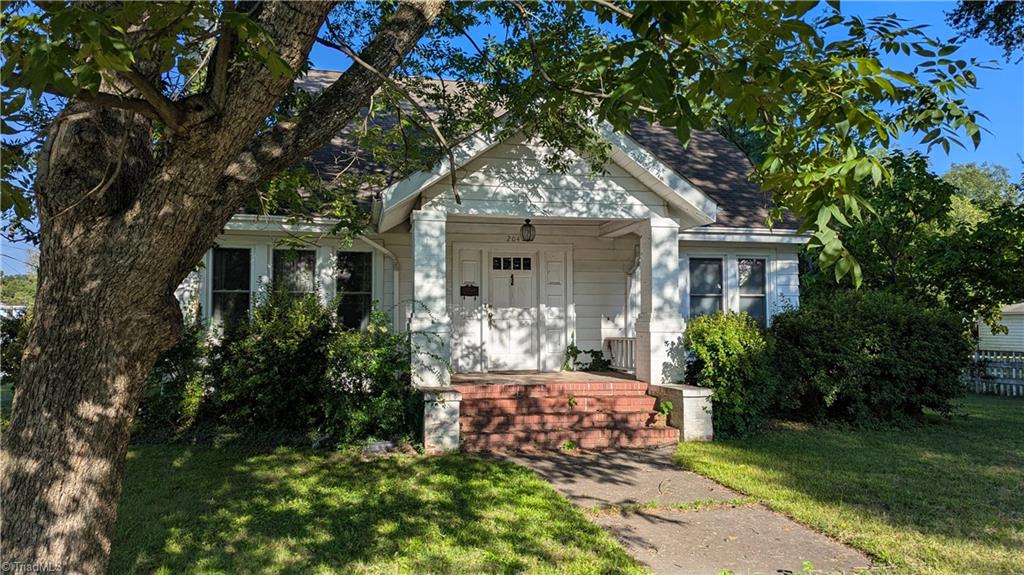 204 Gilmer Street Property Photo 1