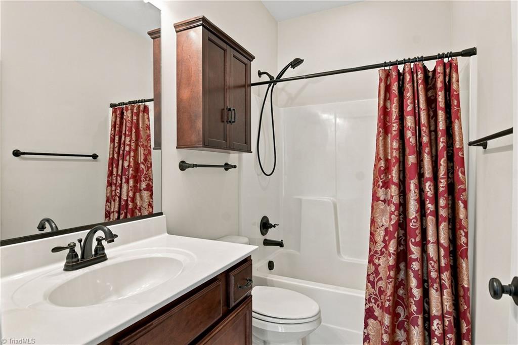 225 Collingswood Drive Property Photo 25