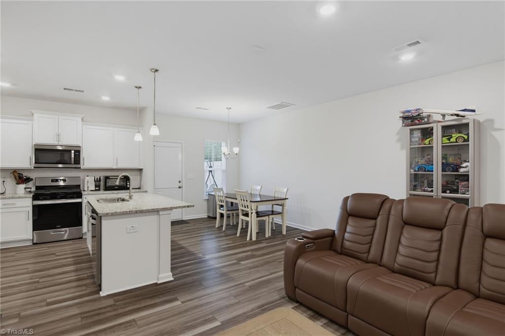 4020 Beckton Trail Property Photo 7