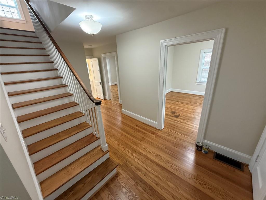 2081 Queen Street Property Photo 5